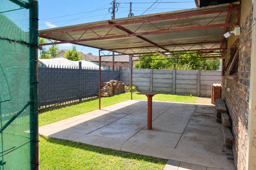 5 Bedroom Property for Sale in La Hoff North West